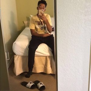 Meet your Posher, Devin